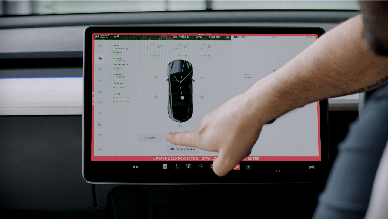 Come controllare il passo della telecamera su una TESLA