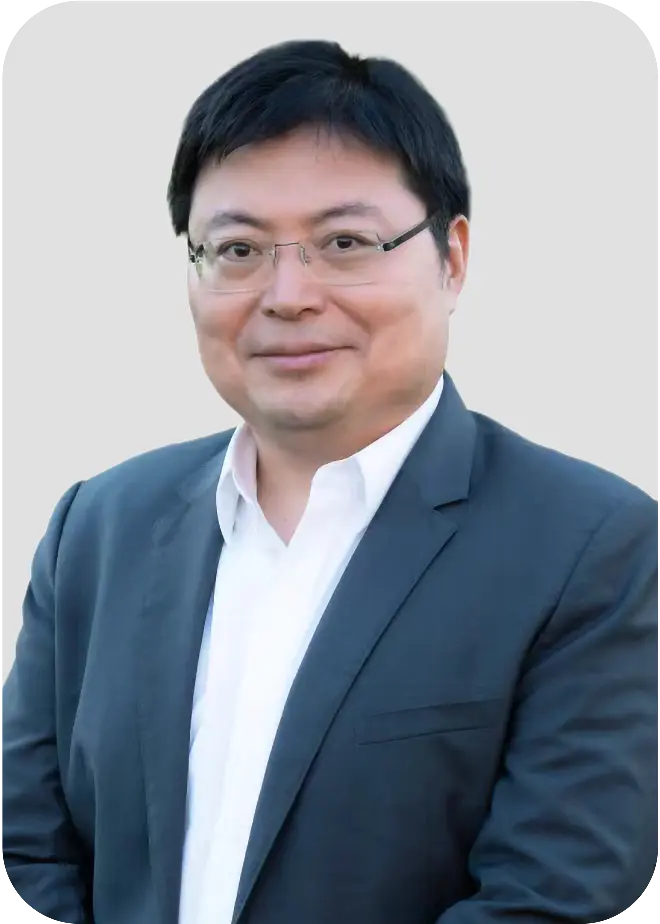 Hank Yang Headshot Photo